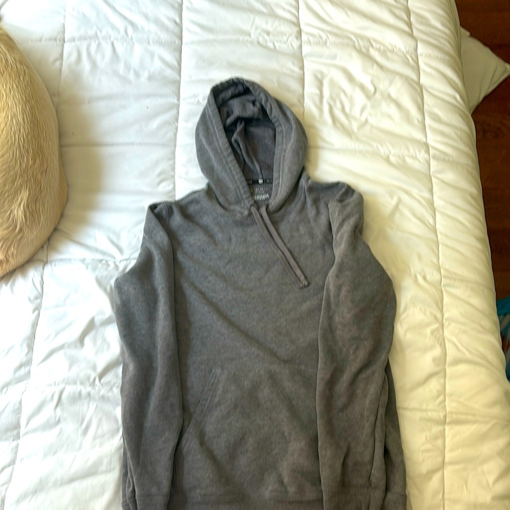 I’m selling a tek gear hoodie